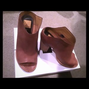 Dolce Vita Sandals